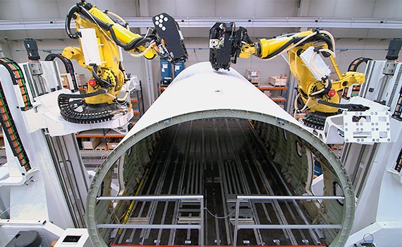 Riveting of aircraft fuselages with energy chains