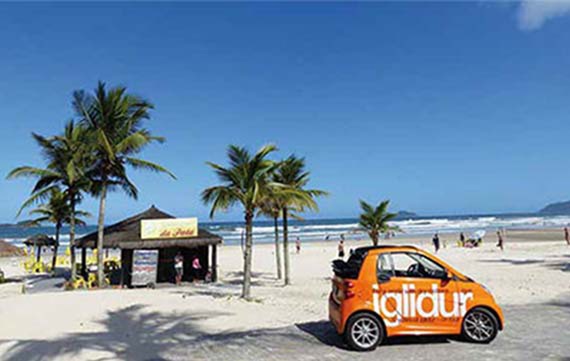 iglidur on tour Smart car at the beach in Brazil
